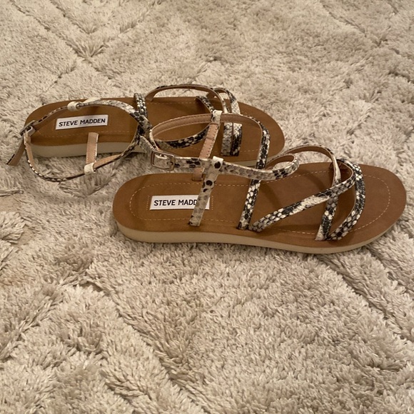 Steve Madden Snake Skin Print Sandals - 7.5 - Picture 8 of 8
